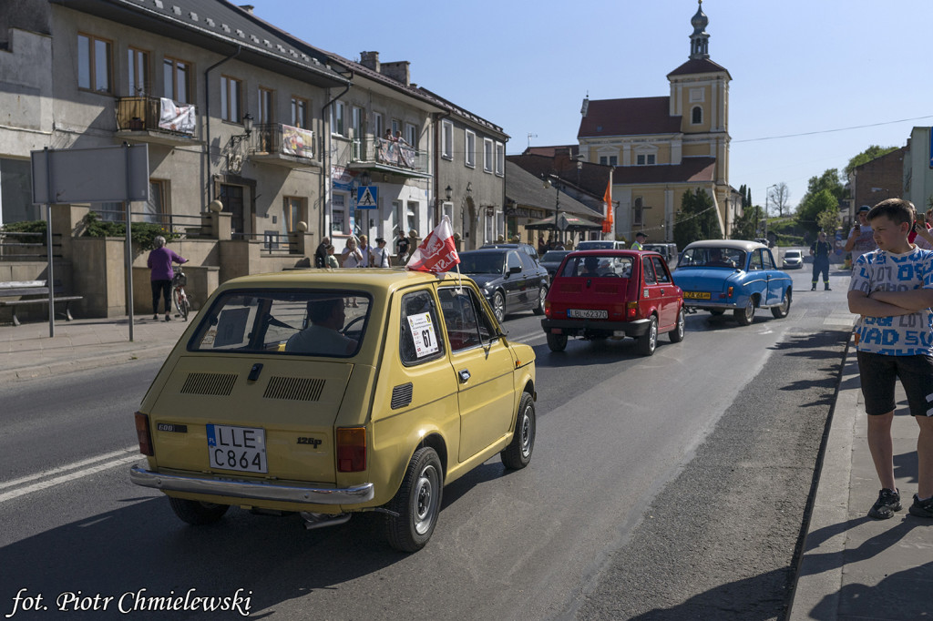 Roztoczańskie Muzeum PRL zaprosiło do Zamościa miłośników starych samochodów i motocykli