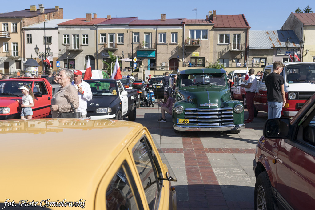 Roztoczańskie Muzeum PRL zaprosiło do Zamościa miłośników starych samochodów i motocykli