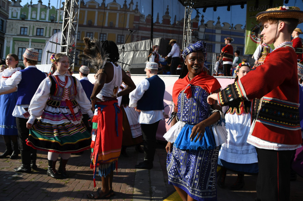 Korowód Zespołów i Koncert Inauguracyjny  XXI Eurofolk