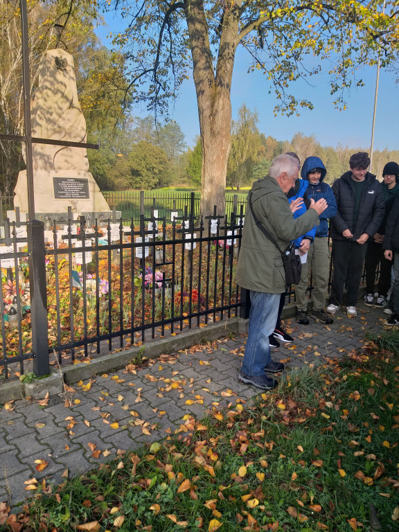 Uczniowie ONZ-etu szlakiem walk partyzanckich