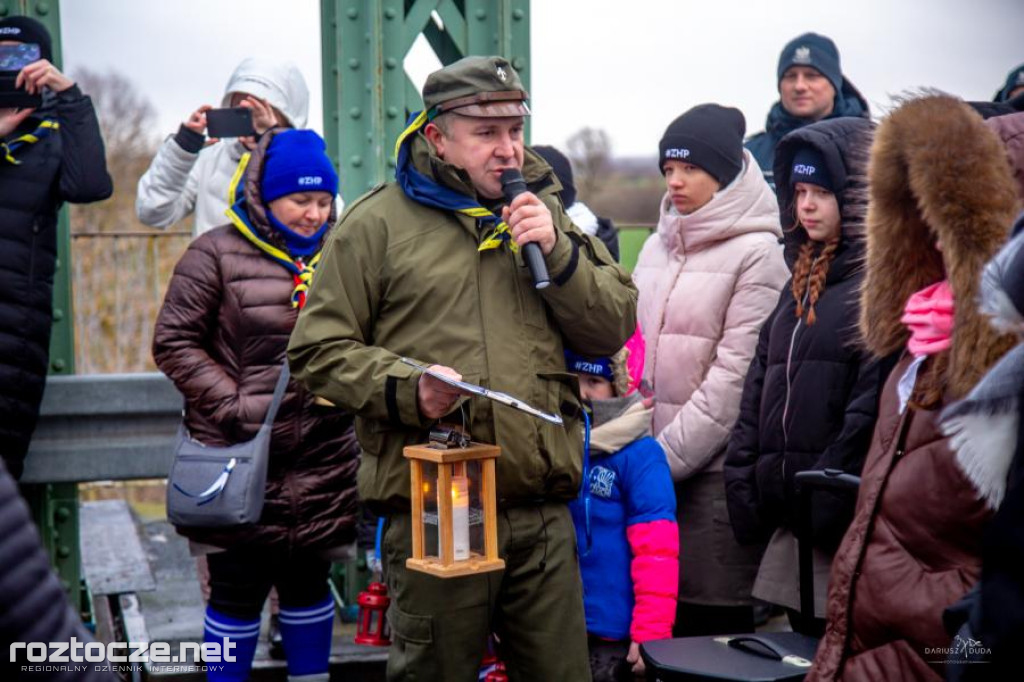 Zosin. Polscy harcerze przekazali Betlejemskie Światło Pokoju ukraińskim skautom