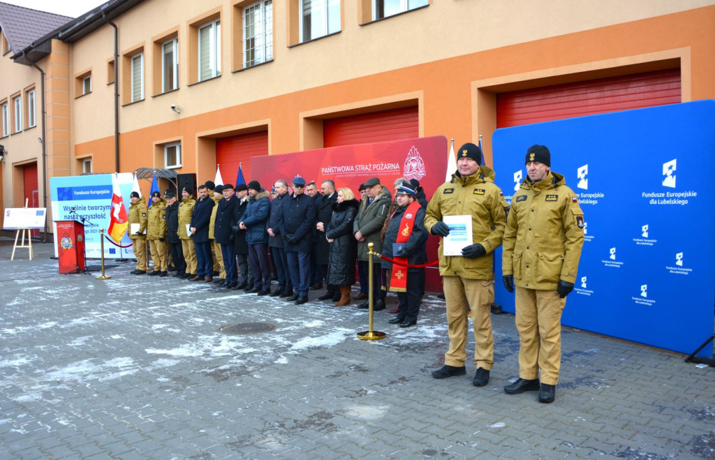 Strażacy z regionu z nowym sprzętem bojowym