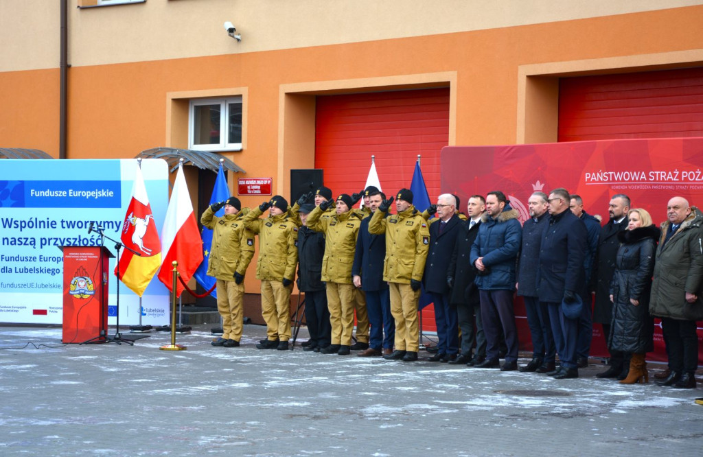 Strażacy z regionu z nowym sprzętem bojowym