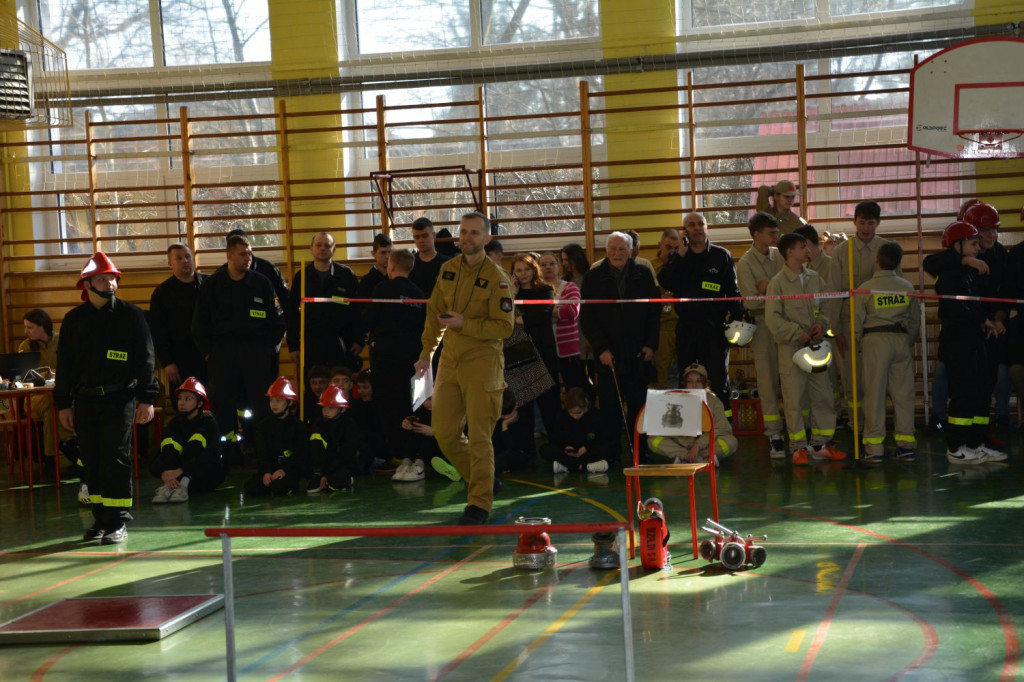 Halowe Zawody Sportowo Pożarnicze dla MDP w Miączynie