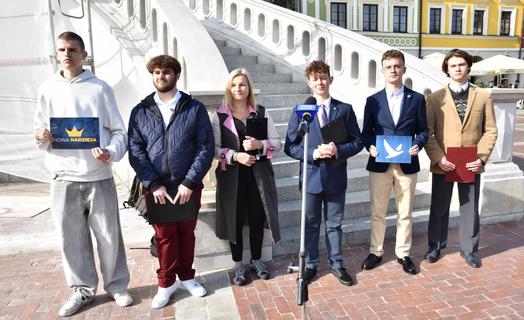 Zamość. Młodzi ostrzegają przed zadłużeniem Polski