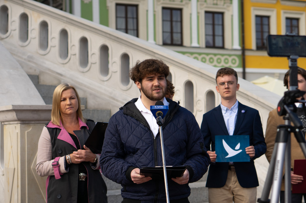 Zamość. Młodzi ostrzegają przed zadłużeniem Polski