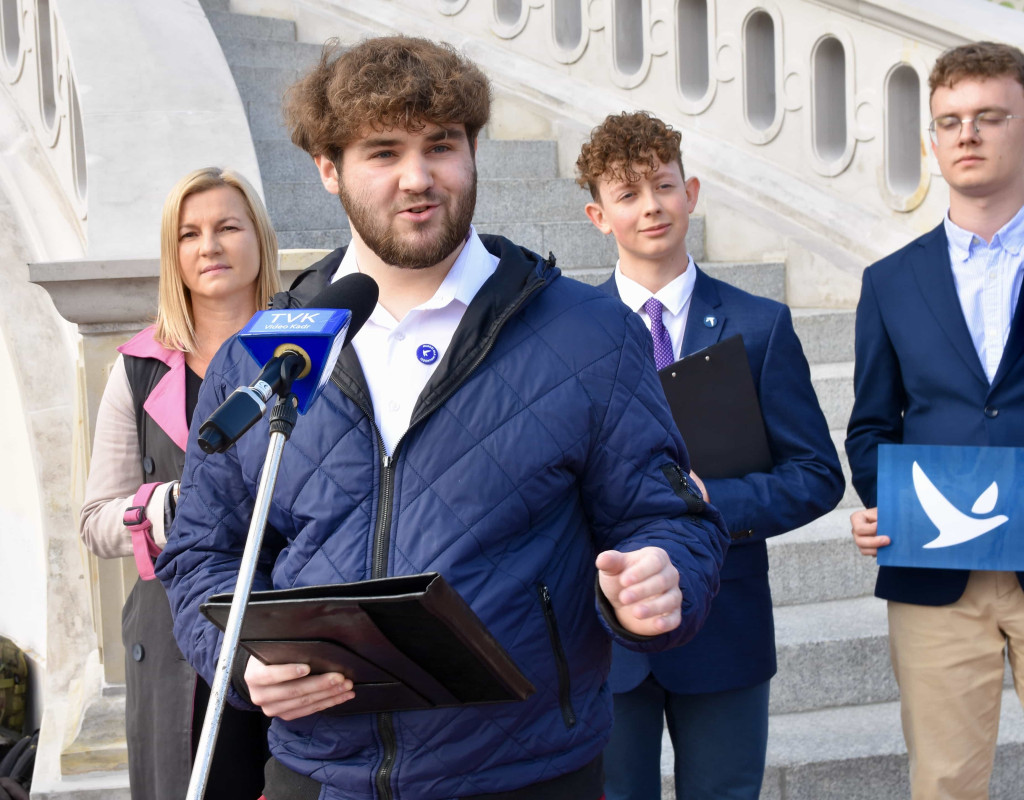 Zamość. Młodzi ostrzegają przed zadłużeniem Polski
