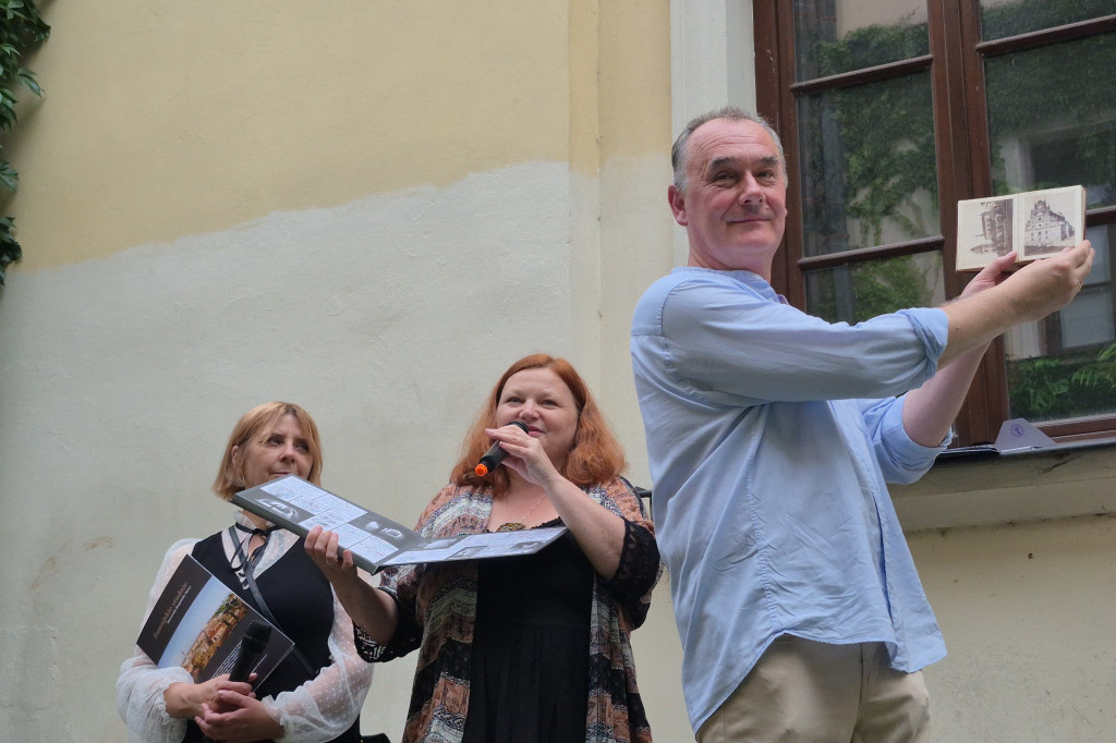 Wernisaż z pompą