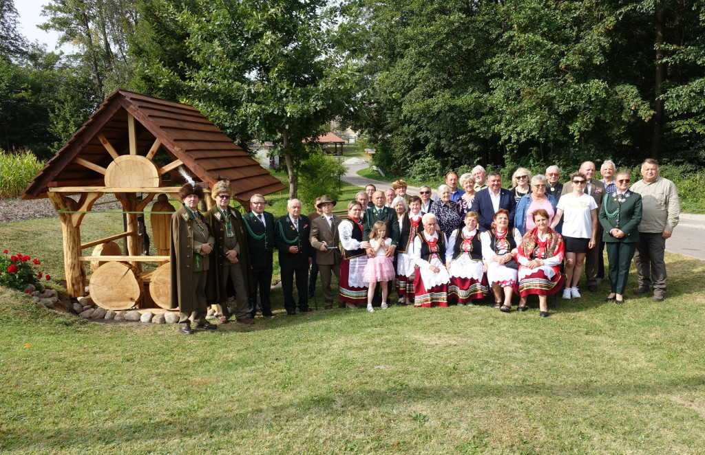 Źródełko Brata Alberta w Siedliskach odsłonięte
