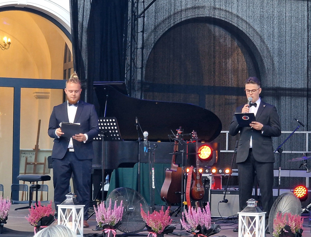 NIEwypowiedziane – młodzi twórcy z Zamościa i ich tomik poezji