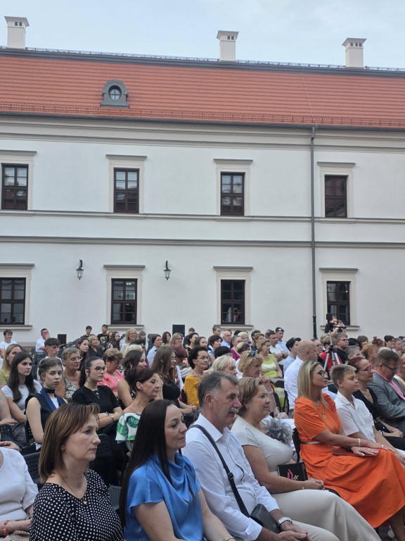 NIEwypowiedziane – młodzi twórcy z Zamościa i ich tomik poezji
