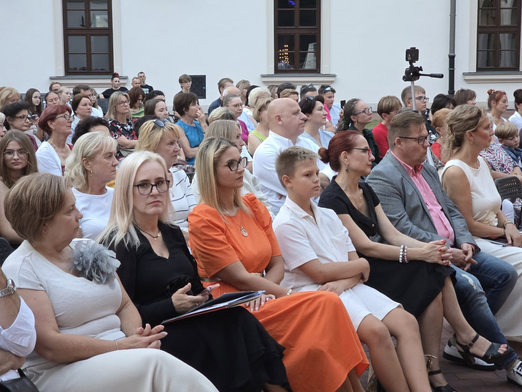 NIEwypowiedziane – młodzi twórcy z Zamościa i ich tomik poezji