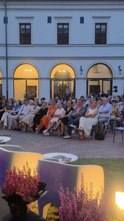 NIEwypowiedziane – młodzi twórcy z Zamościa i ich tomik poezji