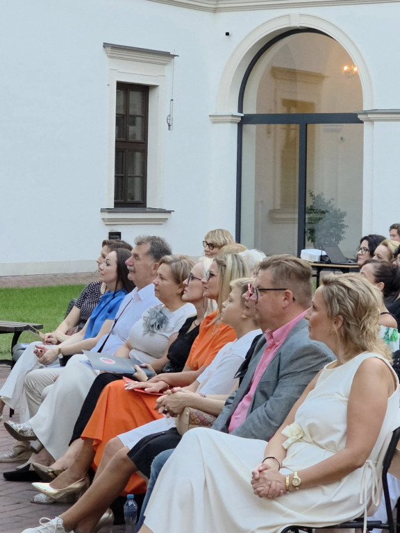 NIEwypowiedziane – młodzi twórcy z Zamościa i ich tomik poezji