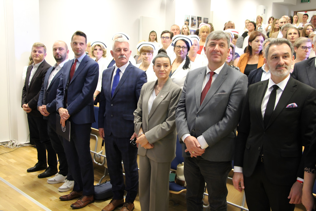 Czepkowanie absolwentów pielęgniarstwa w Akademii Zamojskiej
