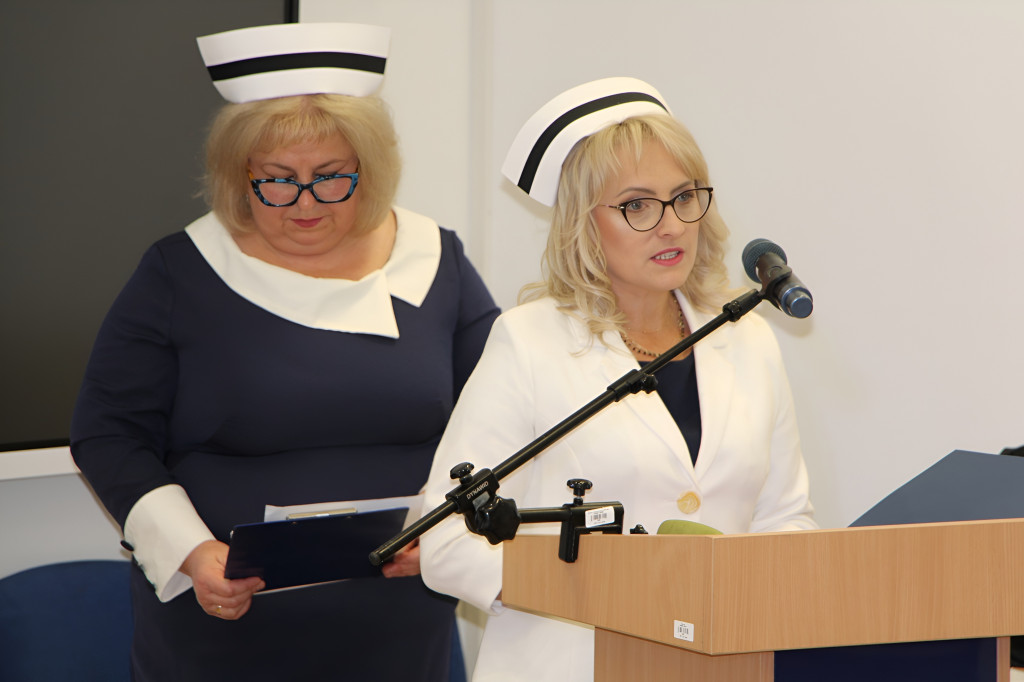 Czepkowanie absolwentów pielęgniarstwa w Akademii Zamojskiej