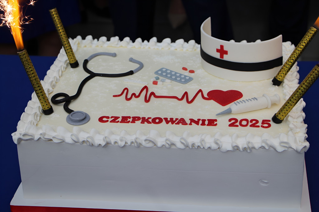 Czepkowanie absolwentów pielęgniarstwa w Akademii Zamojskiej
