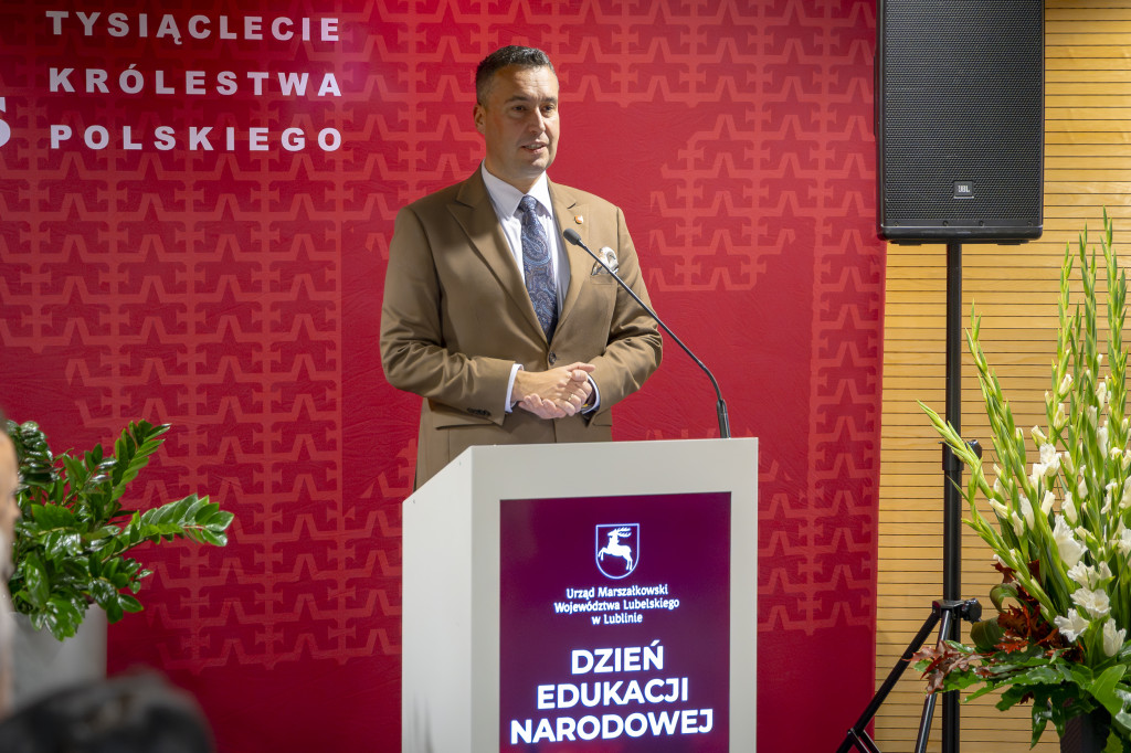 Nagrody dla nauczycieli od marszałka