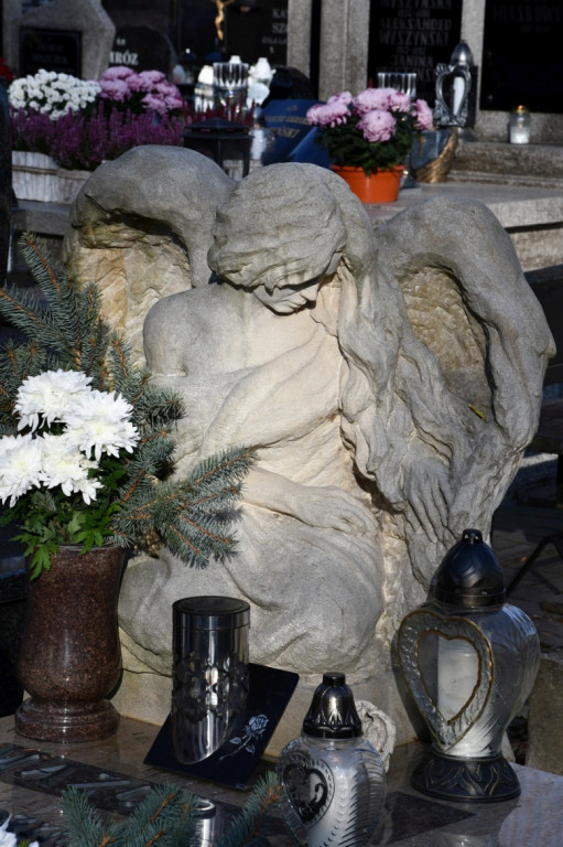 Kwesta 1 listopada na cmentarzu