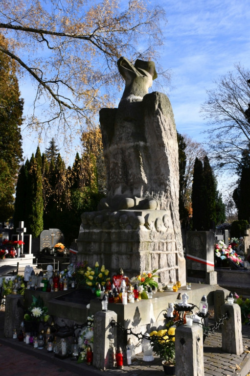 Kwesta 1 listopada na cmentarzu