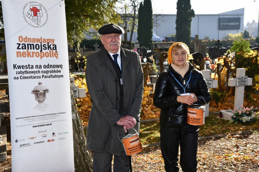 Kwesta 1 listopada na cmentarzu