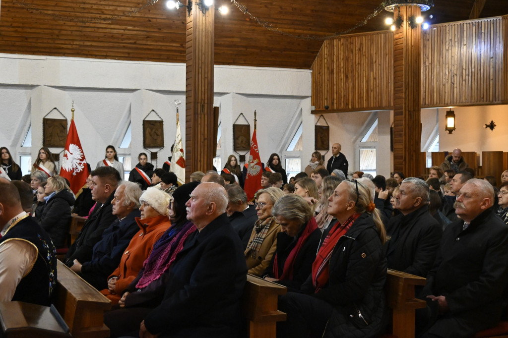 Szkoła w Zwierzyńcu im. Róży Zamoyskiej i Dzieci Zamojszczyzny