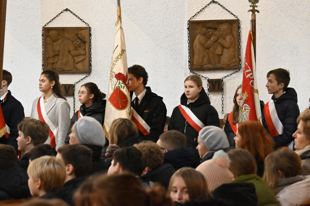 Szkoła w Zwierzyńcu im. Róży Zamoyskiej i Dzieci Zamojszczyzny