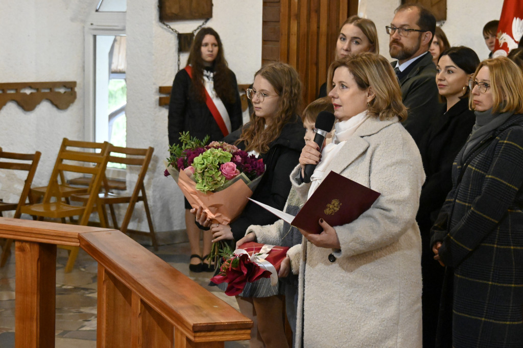 Szkoła w Zwierzyńcu im. Róży Zamoyskiej i Dzieci Zamojszczyzny