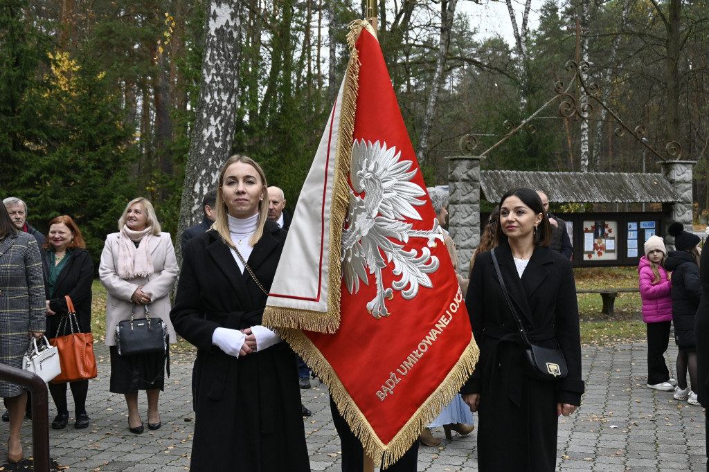 Szkoła w Zwierzyńcu im. Róży Zamoyskiej i Dzieci Zamojszczyzny