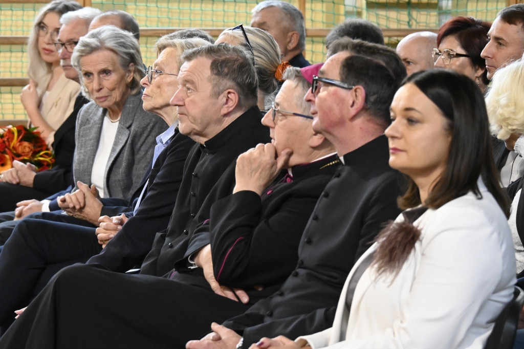 Szkoła w Zwierzyńcu im. Róży Zamoyskiej i Dzieci Zamojszczyzny