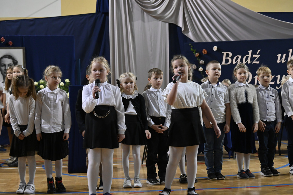 Szkoła w Zwierzyńcu im. Róży Zamoyskiej i Dzieci Zamojszczyzny