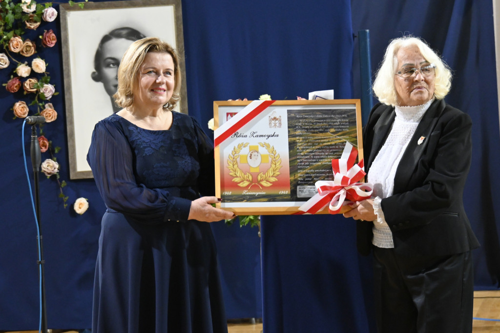 Szkoła w Zwierzyńcu im. Róży Zamoyskiej i Dzieci Zamojszczyzny