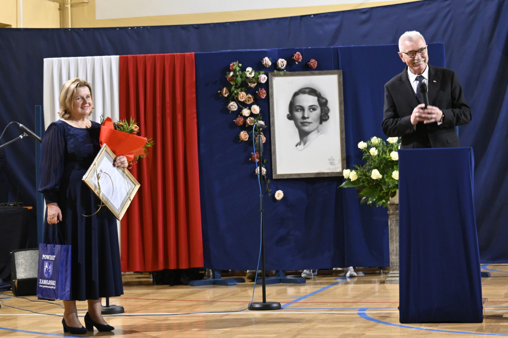 Szkoła w Zwierzyńcu im. Róży Zamoyskiej i Dzieci Zamojszczyzny