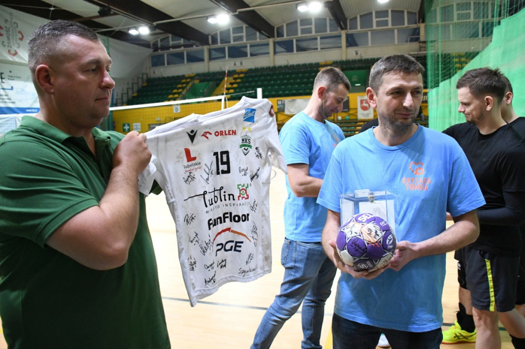 GRAMY SERCEM DLA TOMASZA