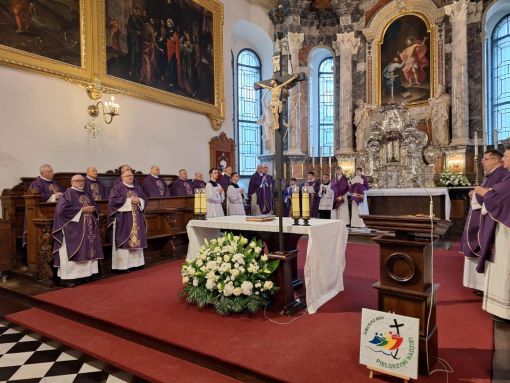 Pogrzeb ks. prał. Adama Firosza