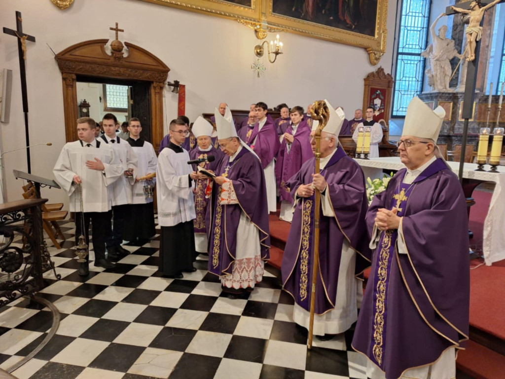 Pogrzeb ks. prał. Adama Firosza