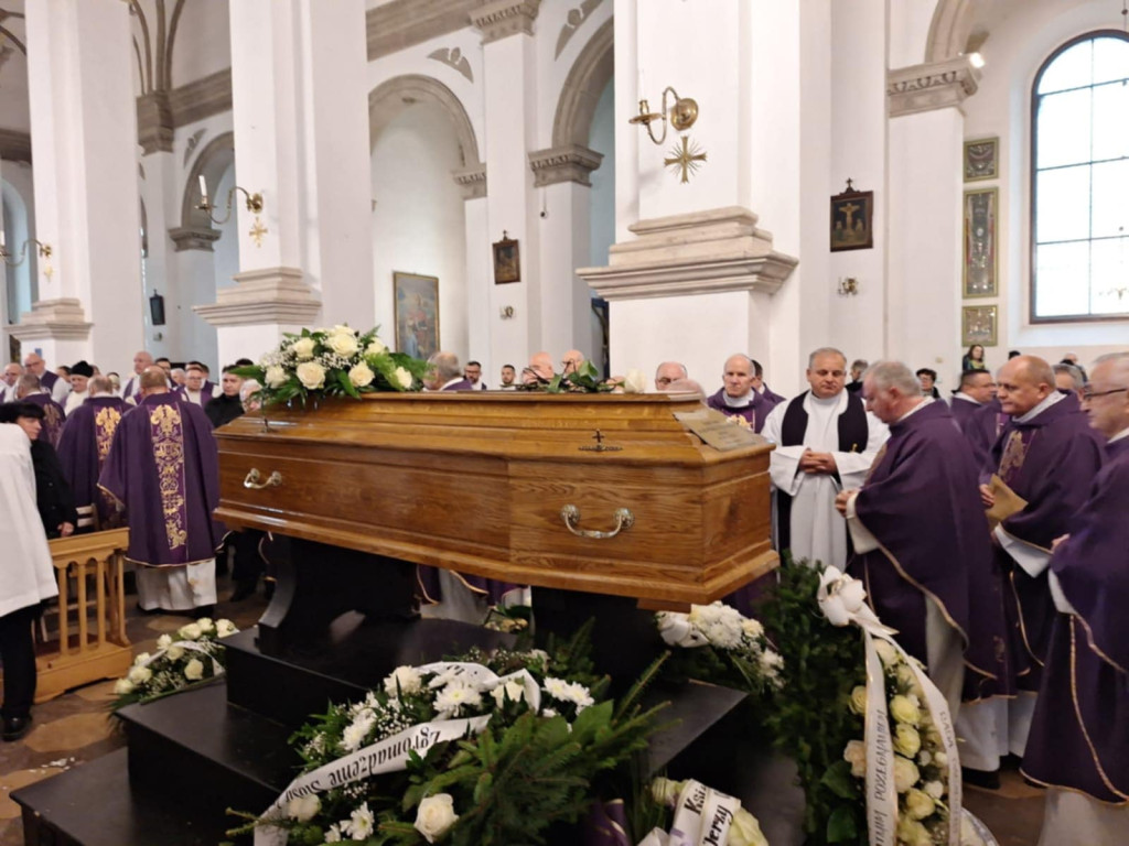 Pogrzeb ks. prał. Adama Firosza