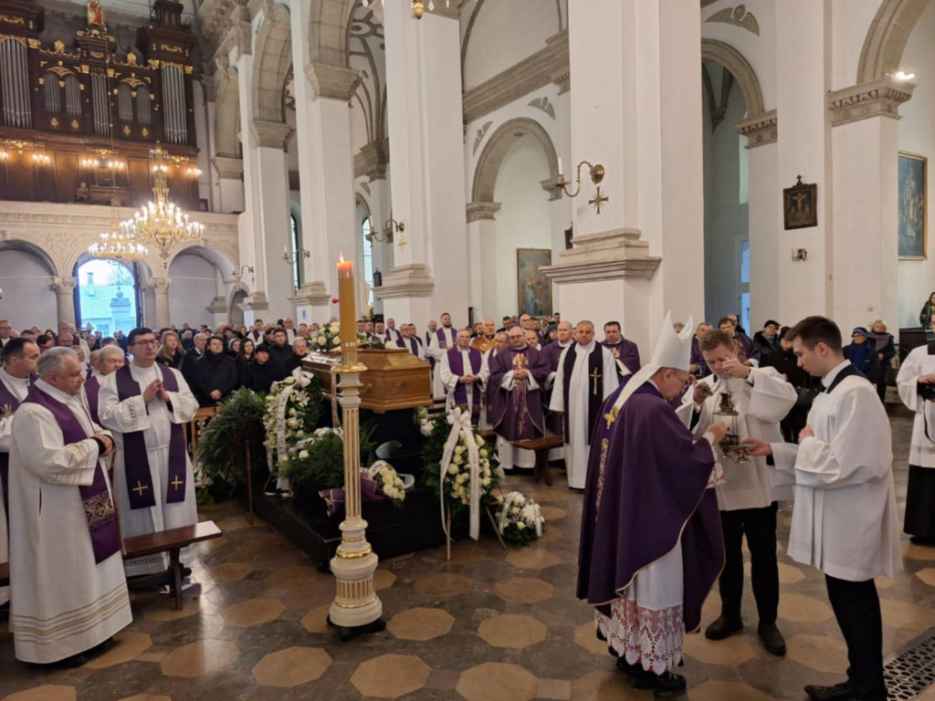 Pogrzeb ks. prał. Adama Firosza