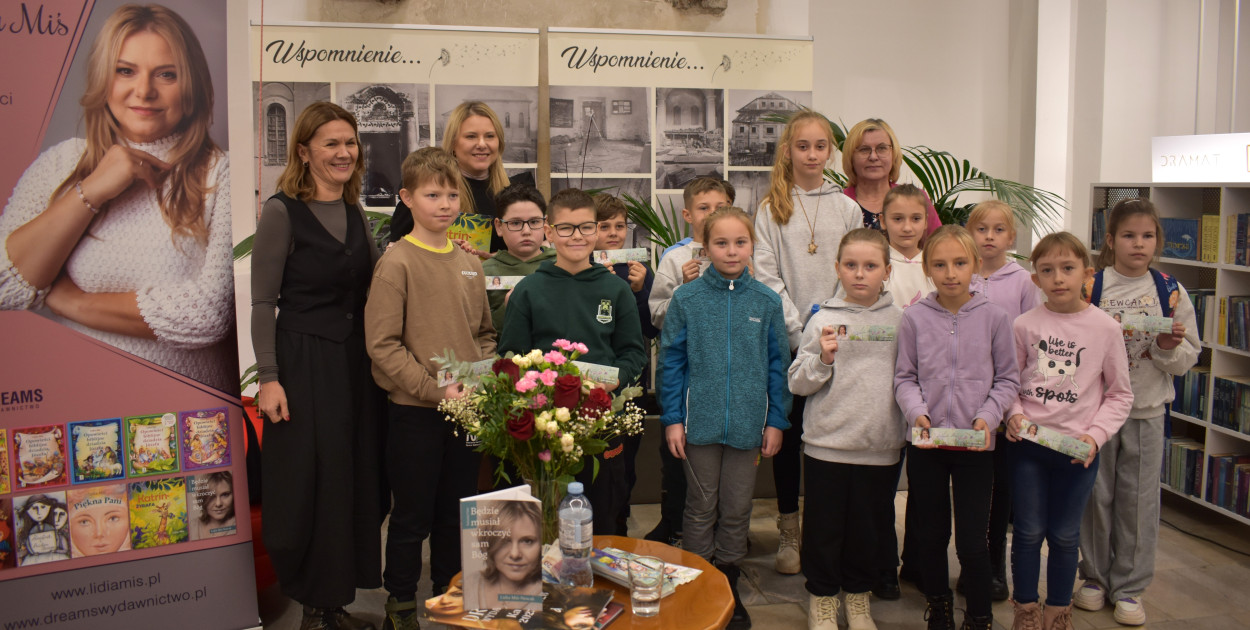 Lidia Miś w tarnogrodzkiej bibliotece