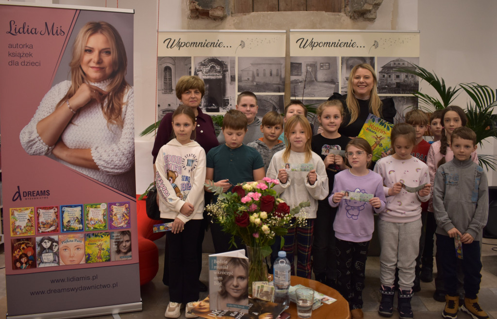 Lidia Miś w tarnogrodzkiej bibliotece