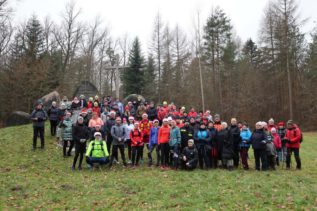 Zimowy Rajd Pieszy z Mikołajem