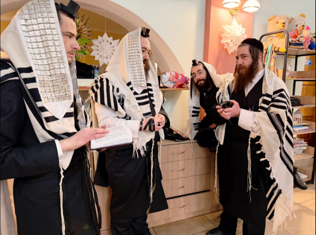 Pielgrzymka do grobu cadyka w Cieszanowie