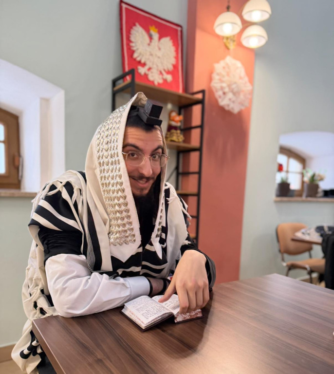 Pielgrzymka do grobu cadyka w Cieszanowie