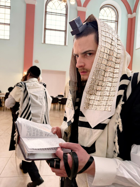 Pielgrzymka do grobu cadyka w Cieszanowie