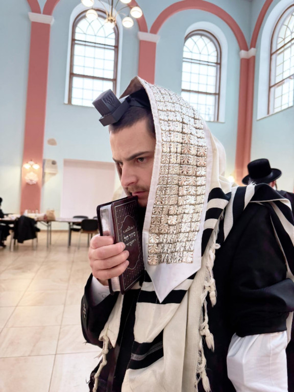 Pielgrzymka do grobu cadyka w Cieszanowie