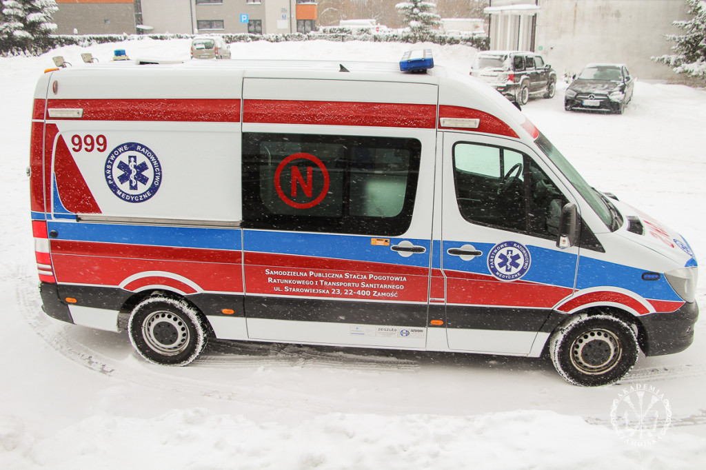 Ambulans do nauki ratownictwa w AZ