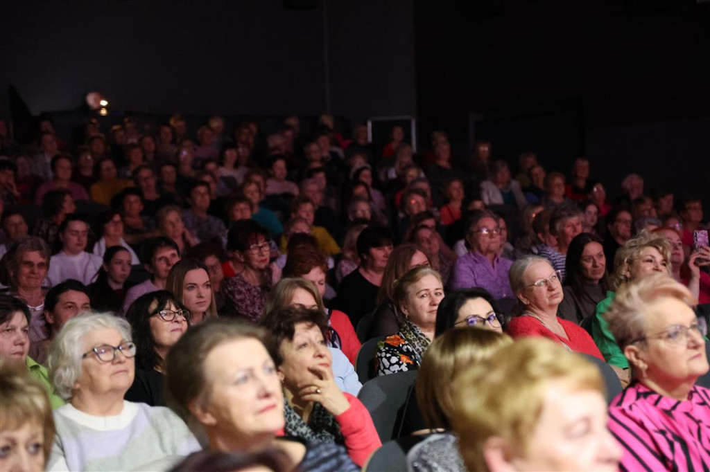 Dzień Kobiet w Tomaszowskim Domu Kultury