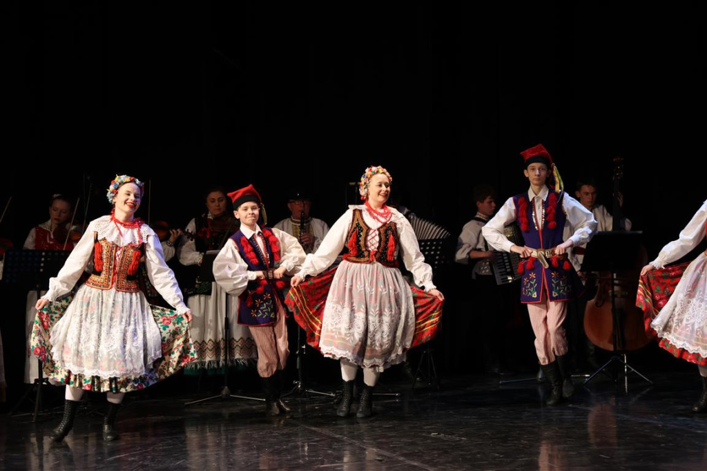 Dzień Kobiet w Tomaszowskim Domu Kultury