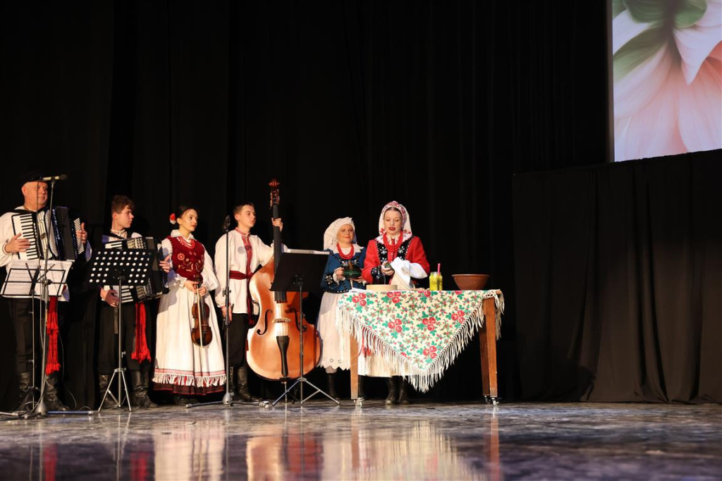 Dzień Kobiet w Tomaszowskim Domu Kultury