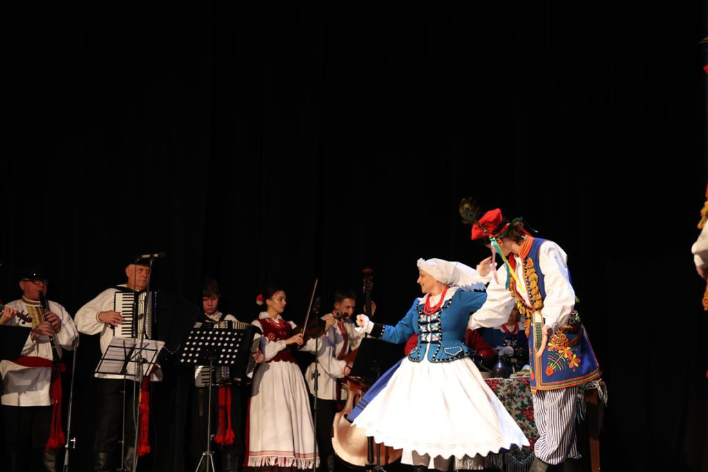 Dzień Kobiet w Tomaszowskim Domu Kultury